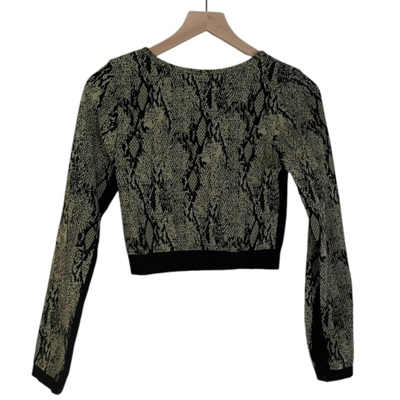 NWT Fabletics Kamila Snakeskin Seamless Athletic Top Green Black Size Medium - Picture 5 of 9